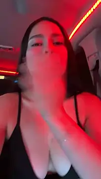 Loren_golden - play with my nipples