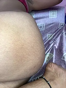 Juicey_bhabhi_pussy - Spit on pussy and boobs check insta boys