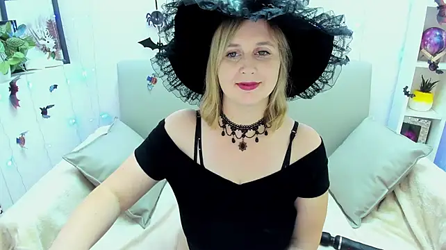 Erika_Lov - doggy and slap my ass
