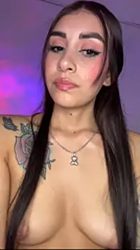Haailey - Plug anal