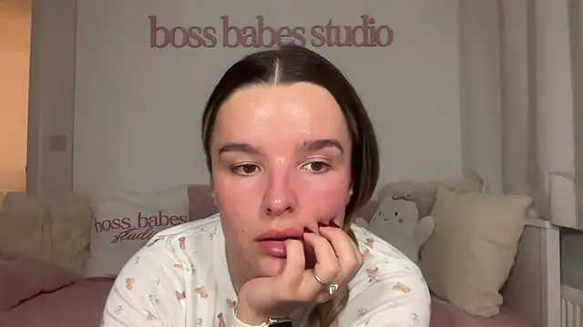 Maisiesmithx - LAST BUZZES BEFORE BED