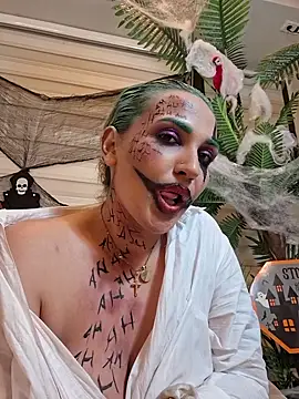 LaylaBlakes - Miss Joker is playing with boobs 😈