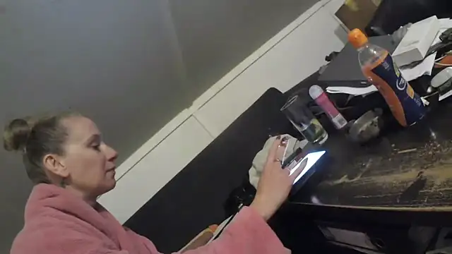 YourLoveBoyKevin - Spank Her Nice Ass 10 Times for you!...