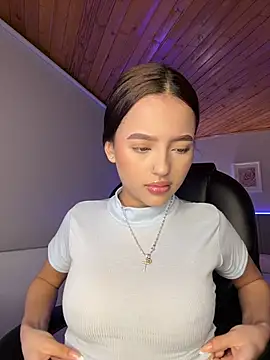 Sofia18_pinkk - Show nipples 🍒