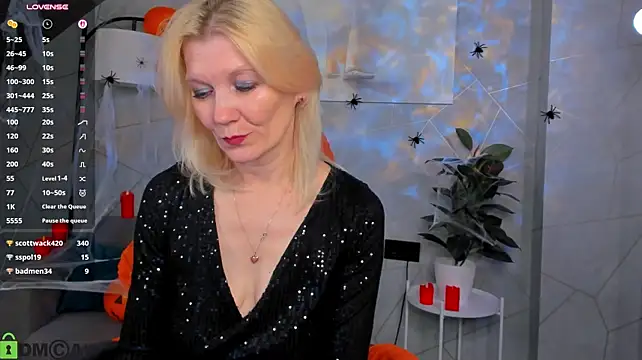 Julie_Lucas