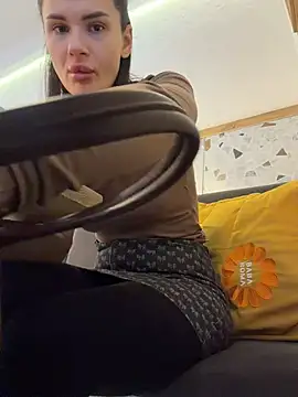MiraReach - Squirt in car 💦
