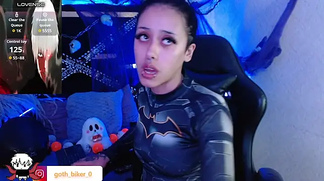 Bunny_O - Show ass + Plug anal 🍑
