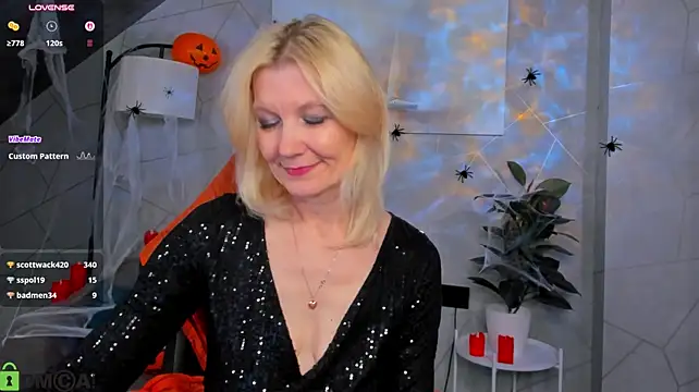 Julie_Lucas