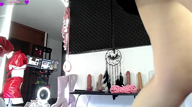 Karlamoon23 - Panties off in doggye pose