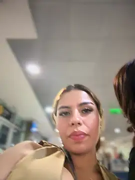 Lalilamassu1 - Kiss french in public