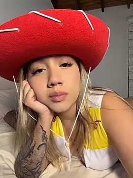 Rebe_ - Show off your great cowgirl butt!🤠