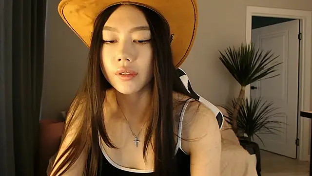 SecretTiny - TOPLESS