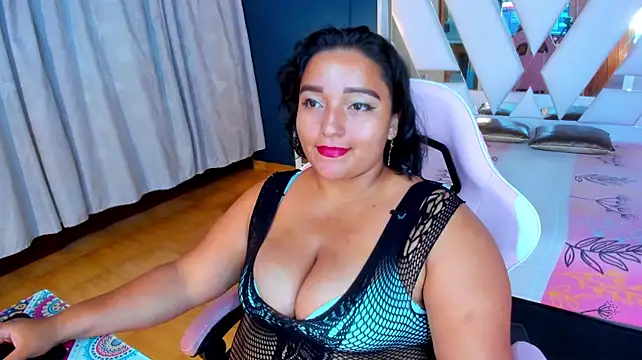Esmeralda_Boobs
