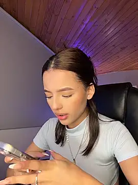 Sofia18_pinkk - SHOW OIL IN BOOBS💦🍒