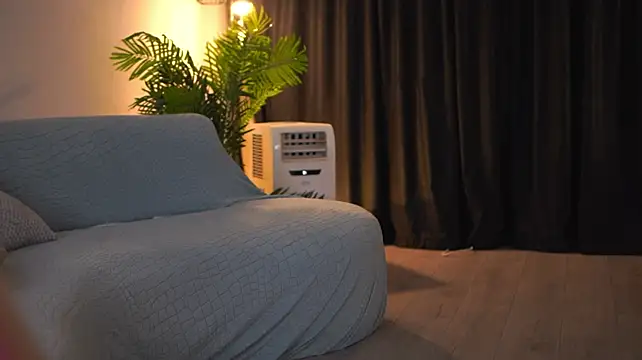 LisaLorenz - First orgasm of the day 💦🥵