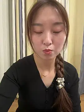 Lianer_520 - 莲儿，谢谢哥哥们支持，到达目标脱掉衣服