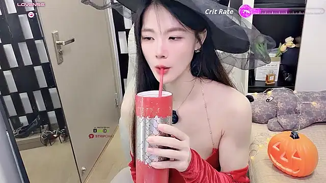 Yueyue-MM - 下空小狗侧趴2分钟打pp20下