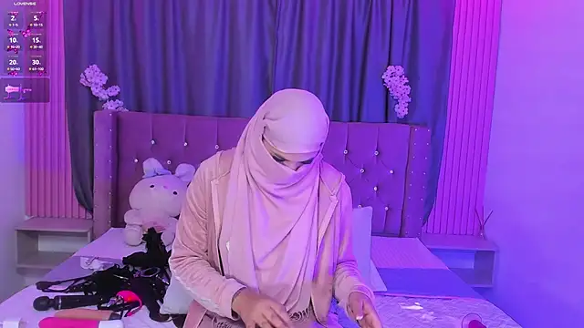 Nayla-Mouna - Blow job+spit dildo 😋😋