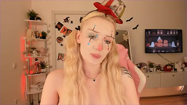 Tiffany_Paw - StripteaseForUrEyes