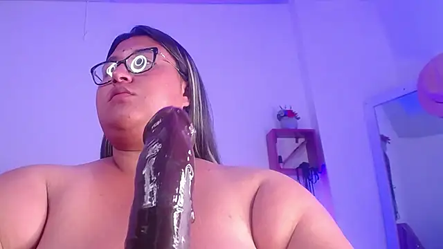 HoneyBunnyBBW - Honey Gets Playful 🍯