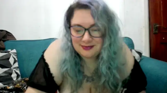 Bustycurves - nipple play