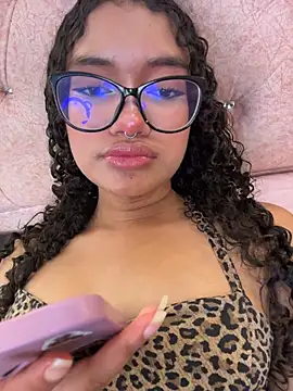 Bunny-firee - Oil or cream on my tits 💧🍒.