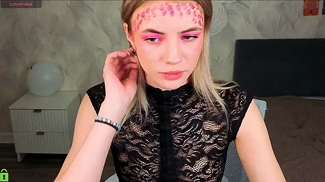 Vivienn_Rose - Take off a sexy lace top