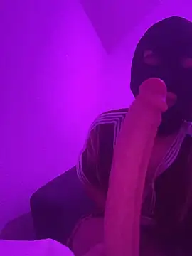 Beurettee - Voir mon gros clito chatte poilu