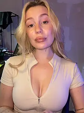 Meanexx - Saliva play over boobs