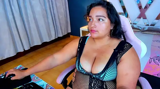 Esmeralda_Boobs - show bigboobs