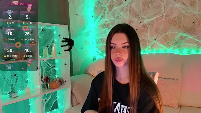 HolyMiax - flash boobies