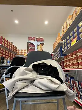 Sneaky_Cumshoot
