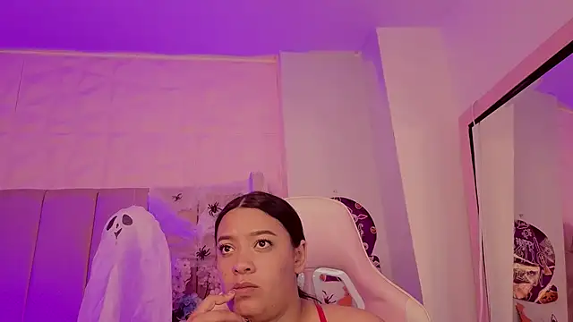 MollyBigBoobs12