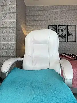 Lilyred_Gh - spanks my pussy