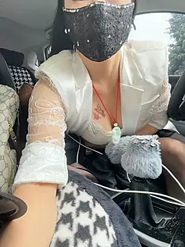 TopAlice566 - 车上裸胸