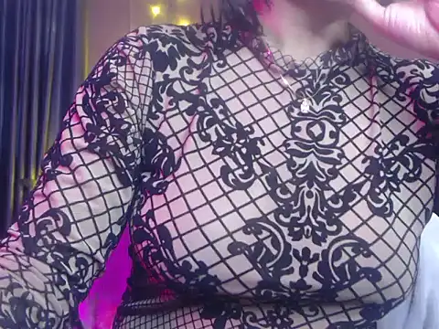 Velvet_Queen1 - remove shorts