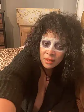 BettyCock - This MILF likes it nasty and dirty Daddy