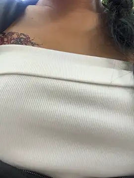 HoneyNana2000 - Let play toy and squirt besider stranger