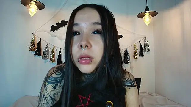 Alien_eyes09 - Good girl