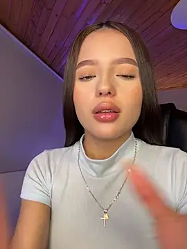 Sofia18_pinkk - Spank ass x5 🍑