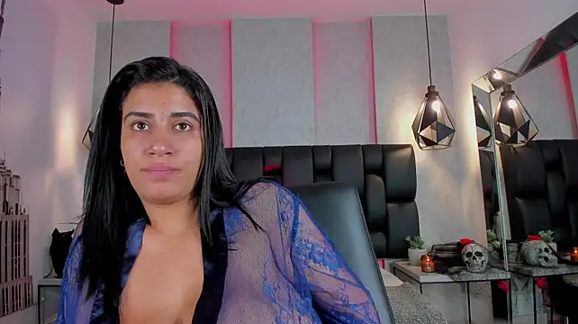 Samantha_hotly