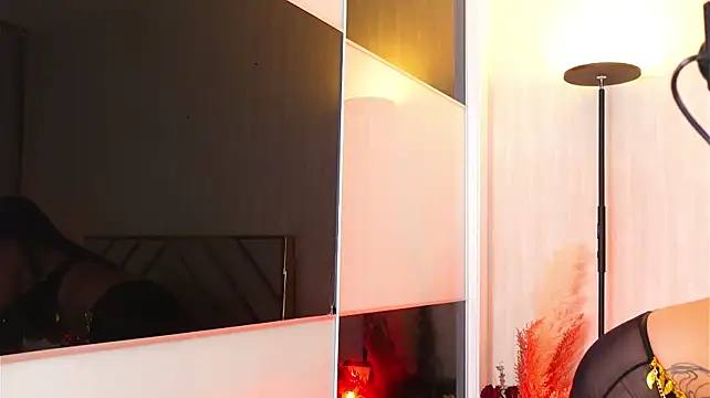 AlessiaCaruso - control of toys and fingers in pussy