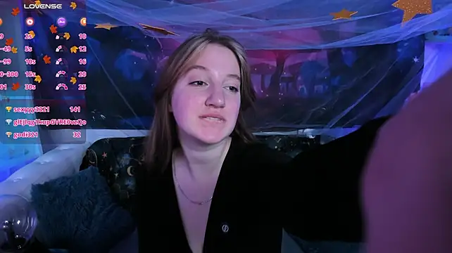 Elisabeth_Binder - playing with nipples