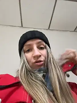 EvvaMur - sniff a finger in the butt