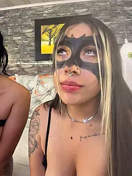 ManuelaVeeleez - My friend touch boobs