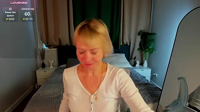 Ann_Annise - Spank my ass in Doga position 10 times