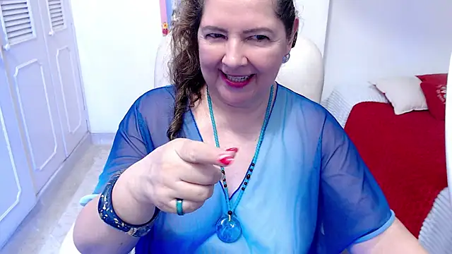 Leonela_69 - mommy is horny come play with me
