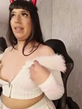 Emily_Roussee - Sexy Dance (You choose the song) 🔥🩷