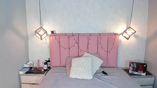NINAMARTINS - use dildo glass in my pussy 🤤🥵