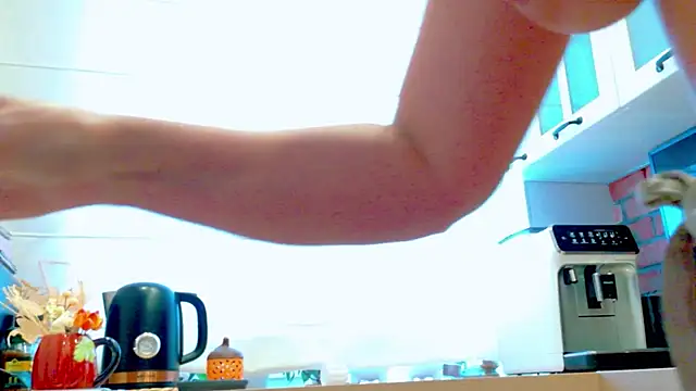 LadySweetWife - open my apron and show my nipples